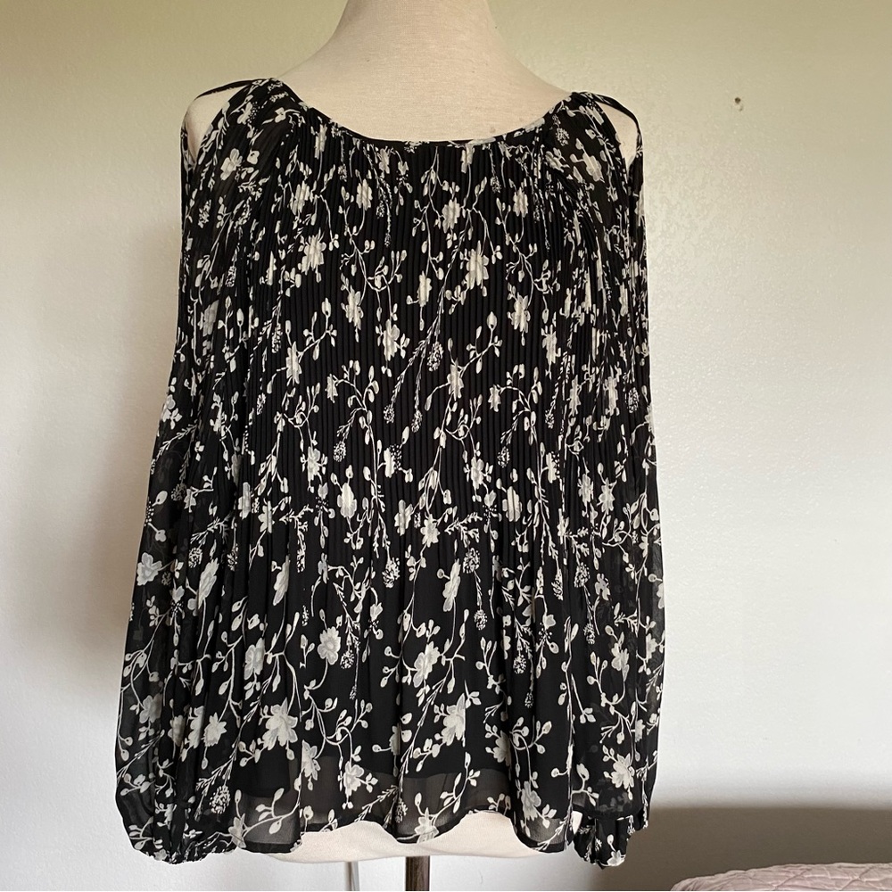 CATO est. 1946 beautiful top